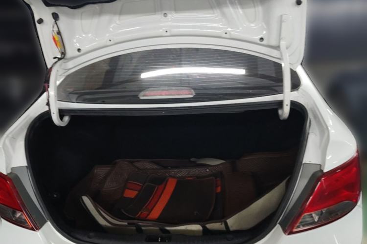 Used Hyundai Verna (older generation) 2016 1.4L Manual Smart GLS Trim Trunk