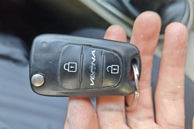 Used Hyundai Verna (older generation) 2016 1.4L Manual Smart GLS Trim Vehicle Key