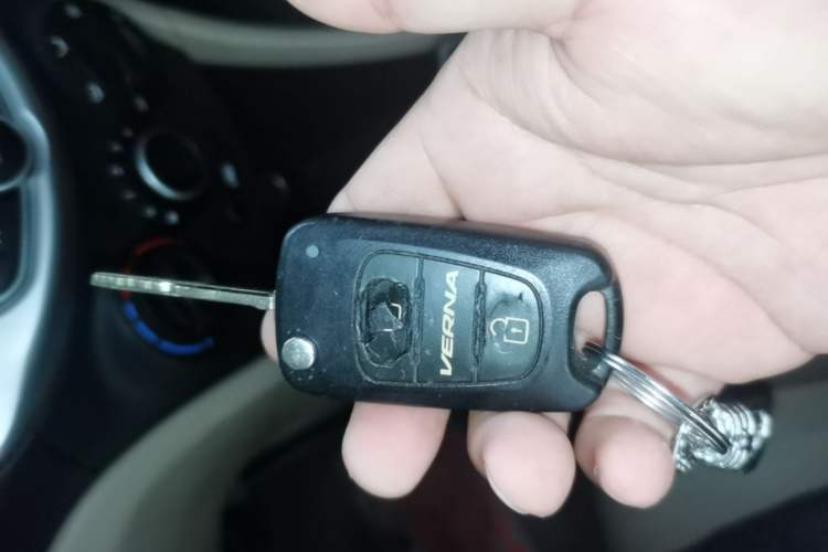 Used Hyundai Verna (older generation) 2016 1.4L Manual Smart GLS Trim Vehicle Key
