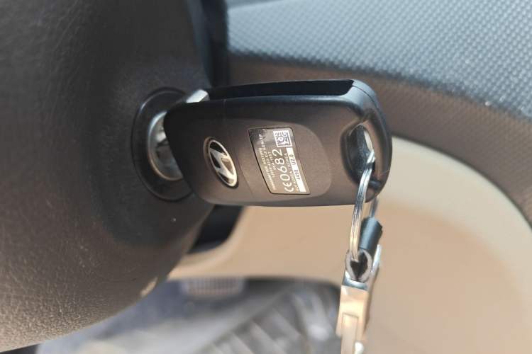 Used Hyundai Verna (older generation) 2016 1.4L Automatic Smart GLS Vehicle Key