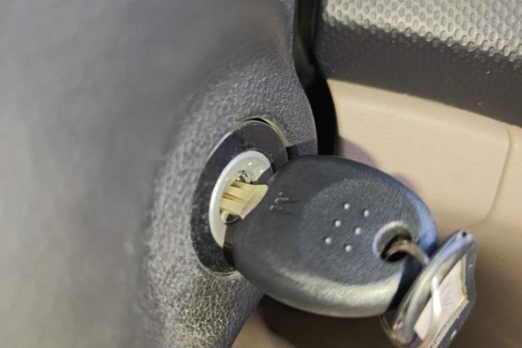 Used Hyundai Verna (older generation) 2016 1.4L Automatic Smart GLS Vehicle Key