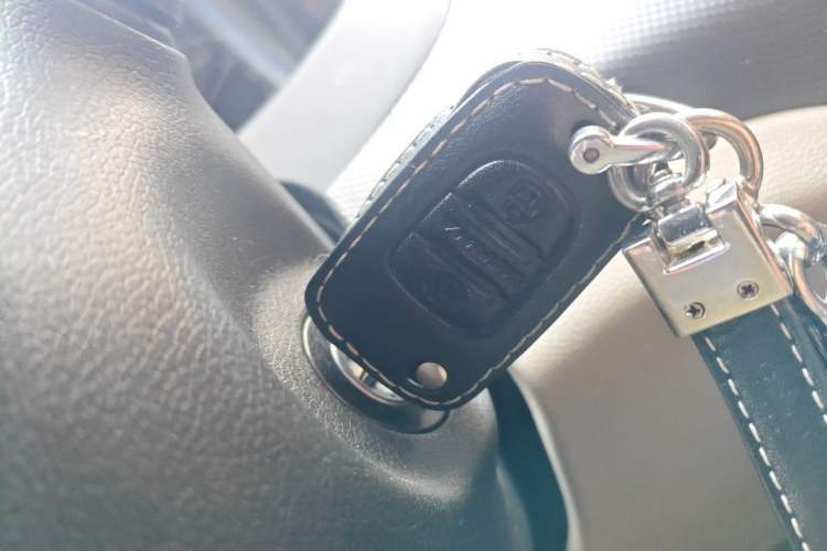 Used Hyundai Verna (older generation) 2016 1.4L Manual Smart GLS Trim Vehicle Key