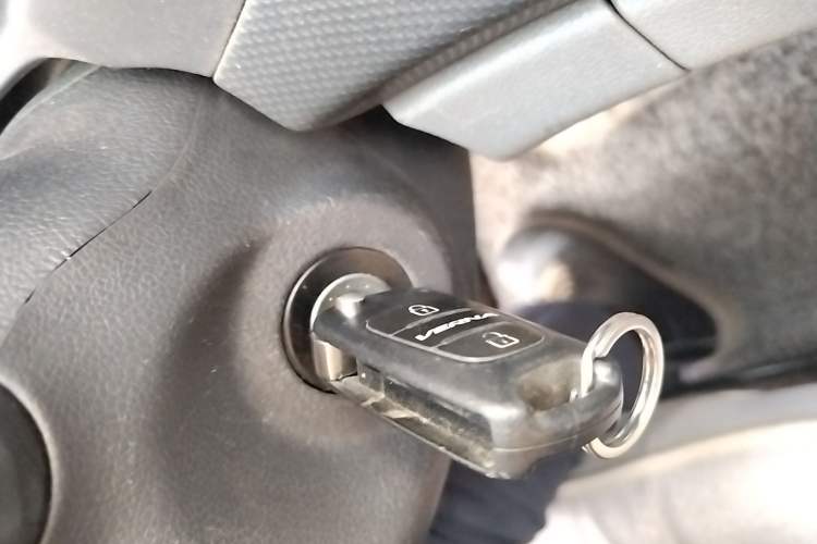 Used Hyundai Verna (older generation) 2016 1.4L Manual Smart GLS Trim Vehicle Key
