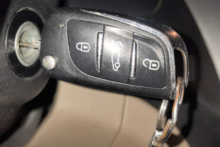 Used Hyundai Verna (older generation) 2016 1.4L Manual Fashion GS Vehicle Key