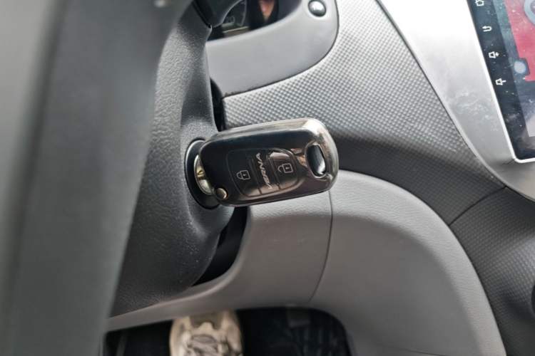 Used Hyundai Verna (older generation) 2016 1.4L Automatic Smart GLS Vehicle Key