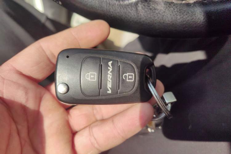Used Hyundai Verna (older generation) 2016 1.4L Manual Fashion GS Vehicle Key