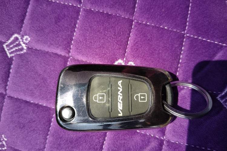 Used Hyundai Verna (older generation) 2016 1.4L Manual Smart GLS Trim Vehicle Key