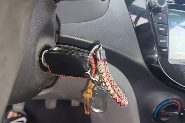 Used Hyundai Verna (older generation) 2016 1.4L Manual Smart GLS Trim Vehicle Key