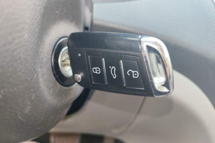 Used Hyundai Verna (older generation) 2016 1.4L Automatic Smart GLS Vehicle Key