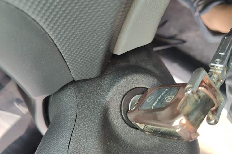 Used Hyundai Verna (older generation) 2016 1.4L Automatic Smart GLS Vehicle Key