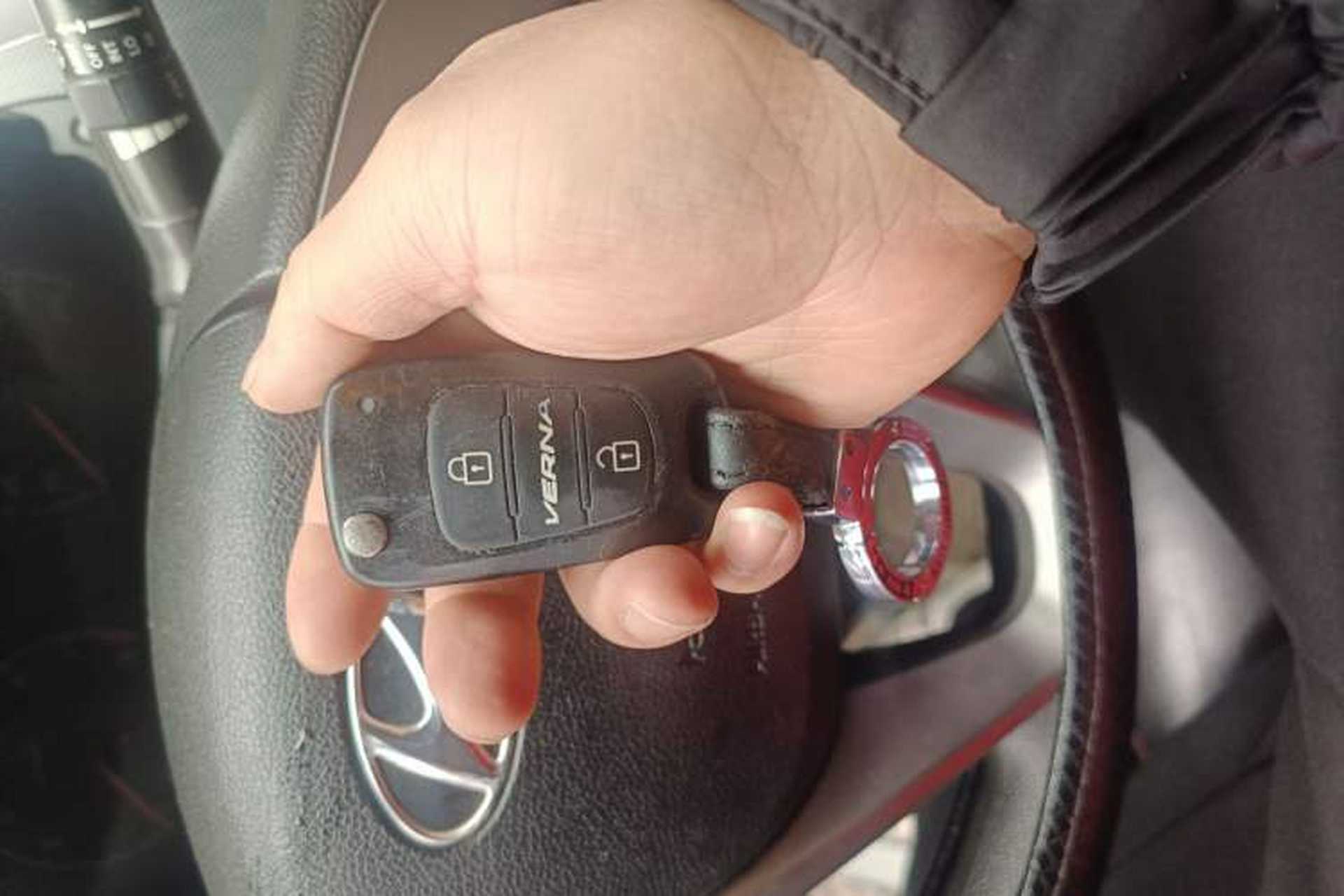 Used Hyundai Verna (older generation) 2016 1.4L Manual Smart GLS Trim Vehicle Key
