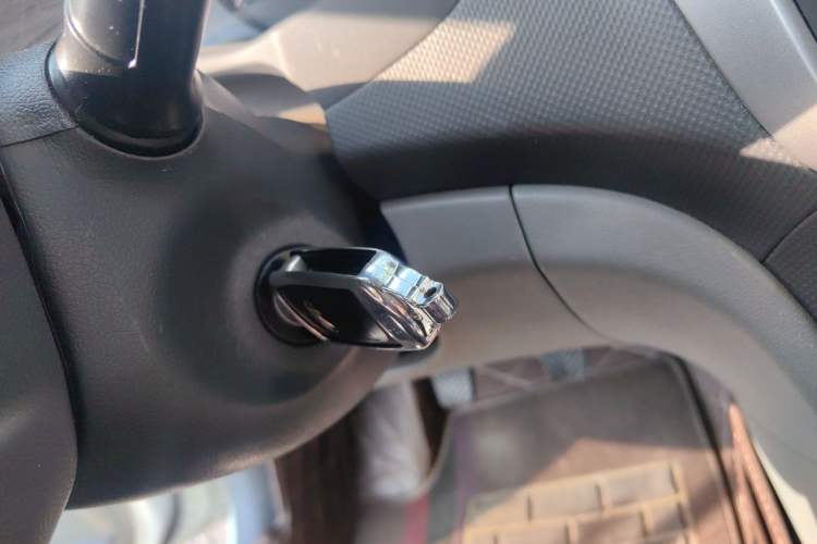 Used Hyundai Verna (older generation) 2016 1.4L Manual Smart GLS Trim Vehicle Key