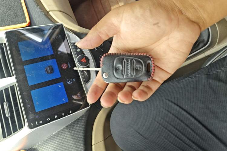 Used Hyundai Verna (older generation) 2016 1.4L Manual Smart GLS Trim Vehicle Key