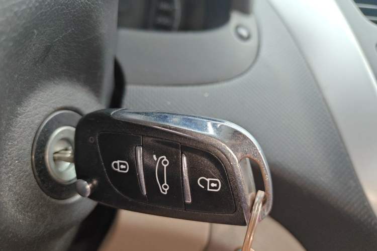 Used Hyundai Verna (older generation) 2016 1.4L Automatic Smart GLS Vehicle Key