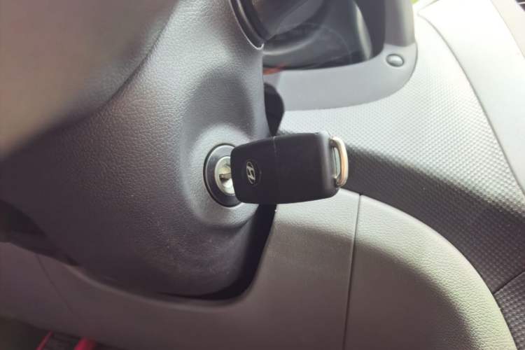 Used Hyundai Verna (older generation) 2016 1.4L Automatic Smart GLS Vehicle Key
