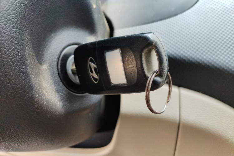 Used Hyundai Verna (older generation) 2016 1.4L Manual Smart GLS Trim Vehicle Key