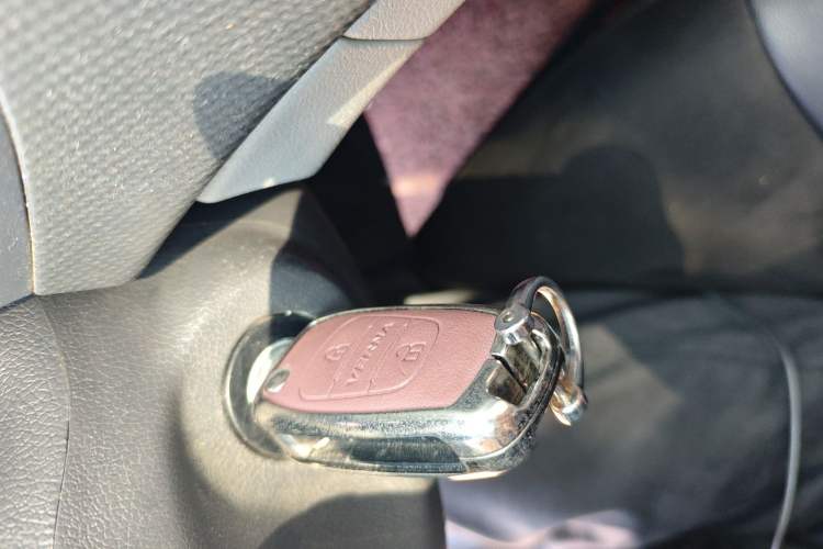 Used Hyundai Verna (older generation) 2016 1.4L Manual Smart GLS Trim Vehicle Key