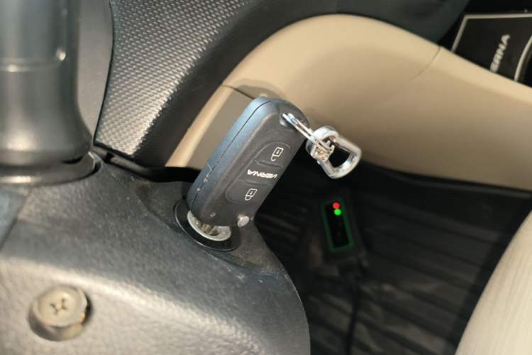 Used Hyundai Verna (older generation) 2016 1.4L Manual Smart GLS Trim Vehicle Key