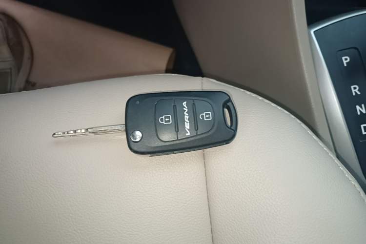 Used Hyundai Verna (older generation) 2016 1.4L Automatic Smart GLS Vehicle Key