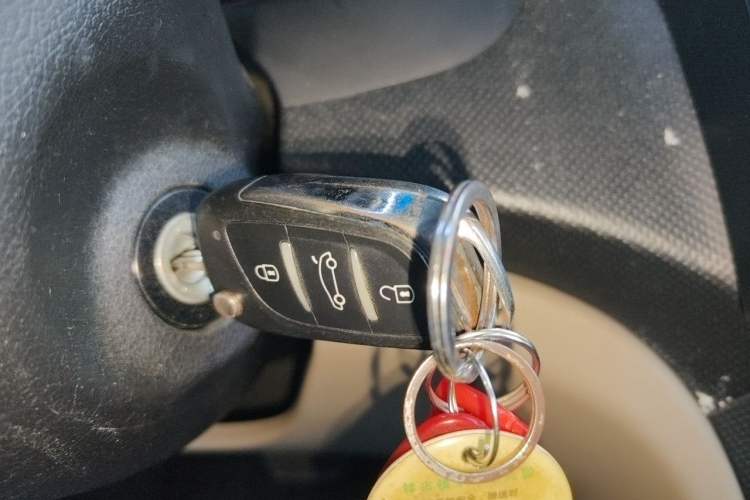 Used Hyundai Verna (older generation) 2016 1.4L Automatic Smart GLS Vehicle Key