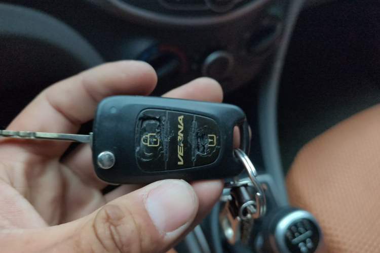 Used Hyundai Verna (older generation) 2016 1.4L Manual Smart GLS Trim Vehicle Key