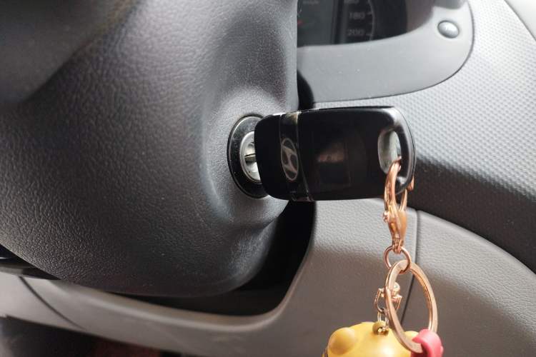 Used Hyundai Verna (older generation) 2016 1.4L Manual Smart GLS Trim Vehicle Key