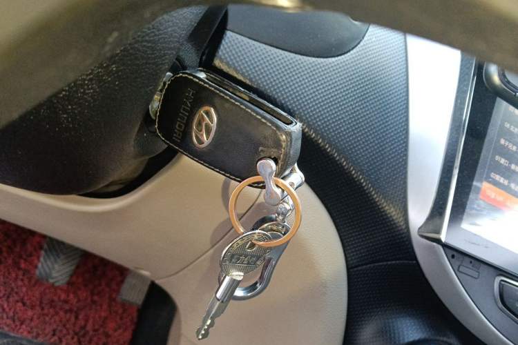 Used Hyundai Verna (older generation) 2016 1.4L Manual Smart GLS Trim Vehicle Key