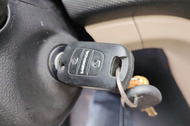Used Hyundai Verna (older generation) 2016 1.4L Automatic Smart GLS Vehicle Key