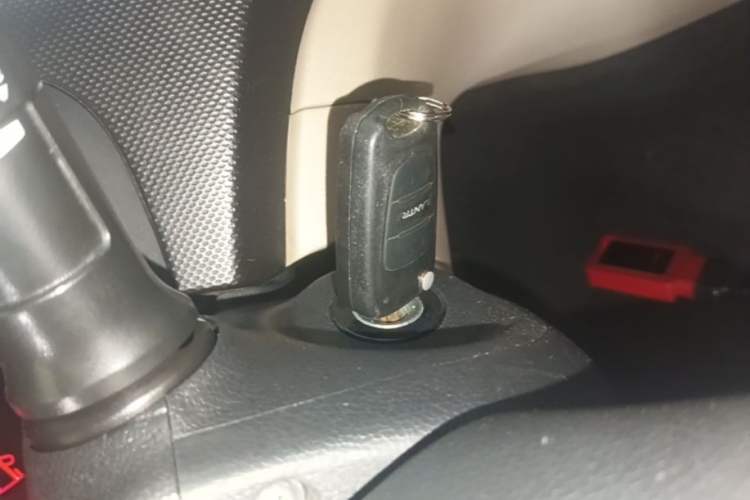 Used Hyundai Verna (older generation) 2016 1.4L Automatic Smart GLS Vehicle Key