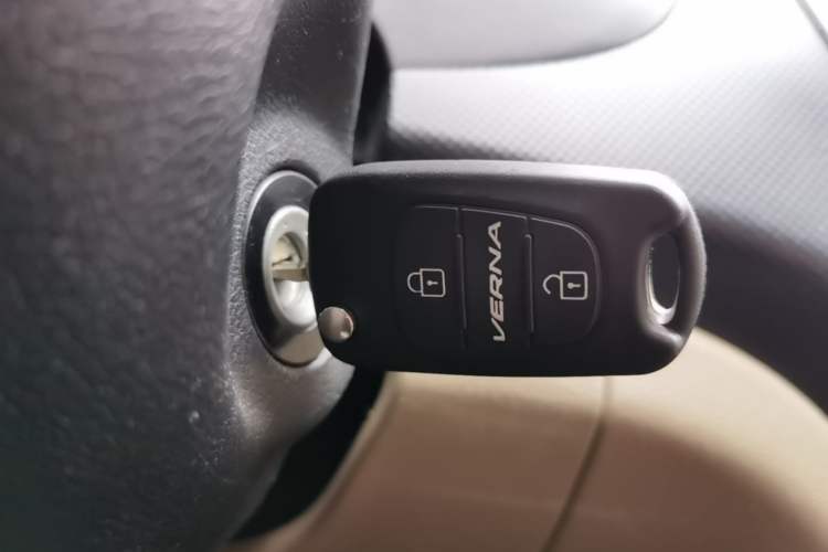 Used Hyundai Verna (older generation) 2016 1.4L Manual Smart GLS Trim Vehicle Key