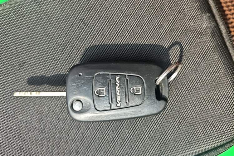 Used Hyundai Verna (older generation) 2016 1.4L Manual Smart GLS Trim Vehicle Key