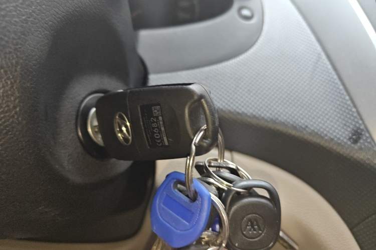 Used Hyundai Verna (older generation) 2016 1.4L Automatic Smart GLS Vehicle Key