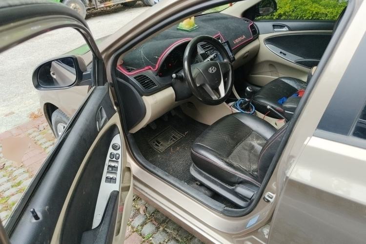 Used Hyundai Verna (older generation) 2016 1.4L Manual Smart GLS Trim Driver Seat