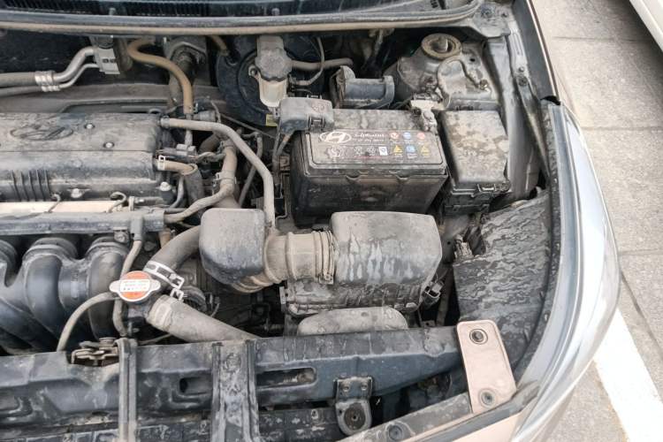 Used Hyundai Verna (older generation) 2016 1.4L Manual Smart GLS Trim Engine Bay Left