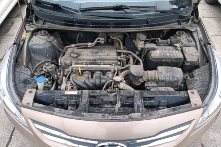 Used Hyundai Verna (older generation) 2016 1.4L Manual Smart GLS Trim Engine Bay