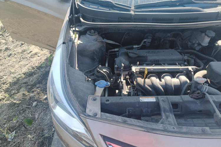 Used Hyundai Verna (older generation) 2016 1.4L Manual Smart GLS Trim Engine Bay Right