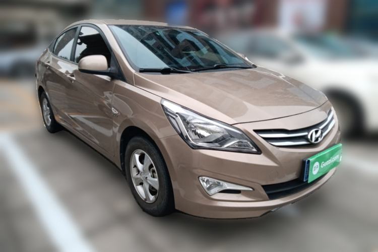 Used Hyundai Verna (older generation) 2016 1.4L Manual Smart GLS Trim Front Right 45 Deg
