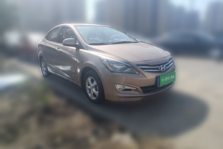 Used Hyundai Verna (older generation) 2016 1.4L Manual Smart GLS Trim Front Right 45 Deg