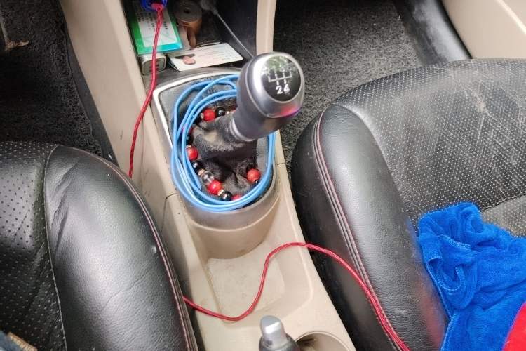 Used Hyundai Verna (older generation) 2016 1.4L Manual Smart GLS Trim Gear Lever