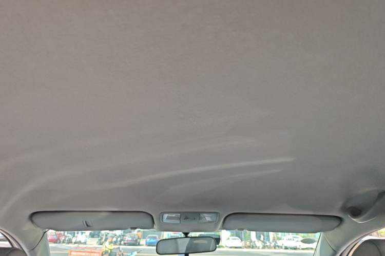 Used Hyundai Verna (older generation) 2016 1.4L Automatic Smart GLS Headliner