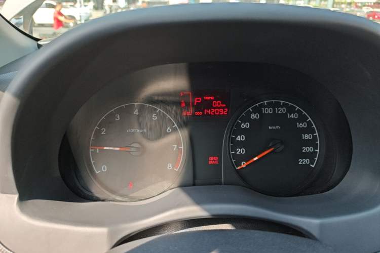 Used Hyundai Verna (older generation) 2016 1.4L Automatic Smart GLS Instrument Cluster