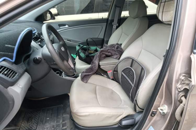 Used Hyundai Verna (older generation) 2016 1.4L Manual Smart GLS Trim Left Front Seat