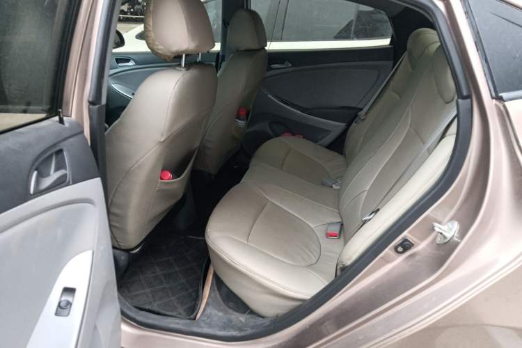 Used Hyundai Verna (older generation) 2016 1.4L Manual Smart GLS Trim Left Rear Seat