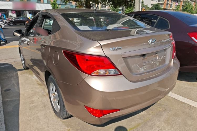 Used Hyundai Verna (older generation) 2016 1.4L Automatic Smart GLS Rear Left 45 Deg