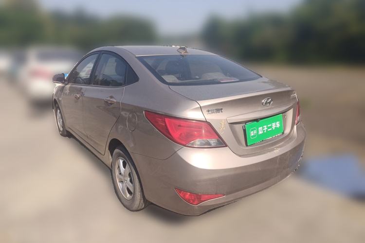 Used Hyundai Verna (older generation) 2016 1.4L Manual Smart GLS Trim Rear Left 45 Deg