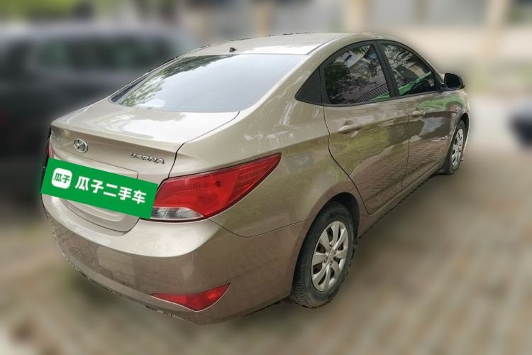 Used Hyundai Verna (older generation) 2016 1.4L Manual Smart GLS Trim Rear Right 45 Deg