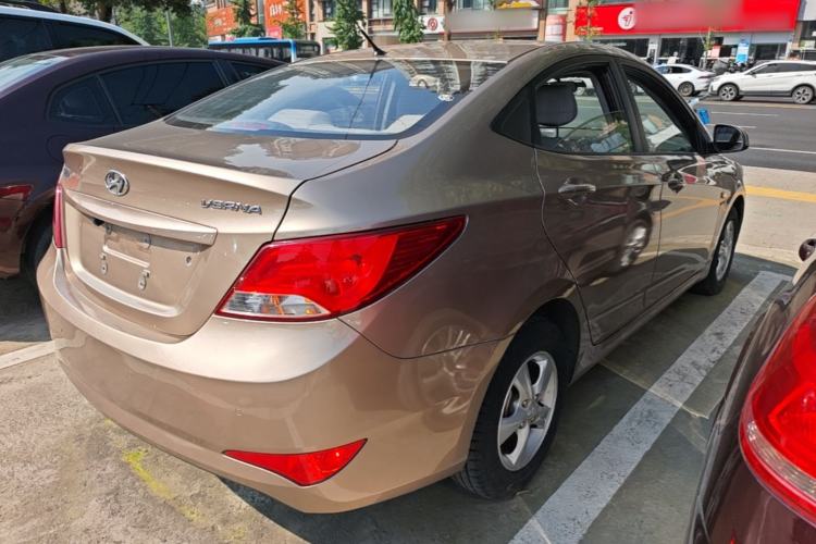 Used Hyundai Verna (older generation) 2016 1.4L Automatic Smart GLS Rear Right 45 Deg