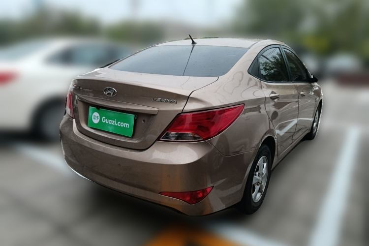 Used Hyundai Verna (older generation) 2016 1.4L Manual Smart GLS Trim Rear Right 45 Deg