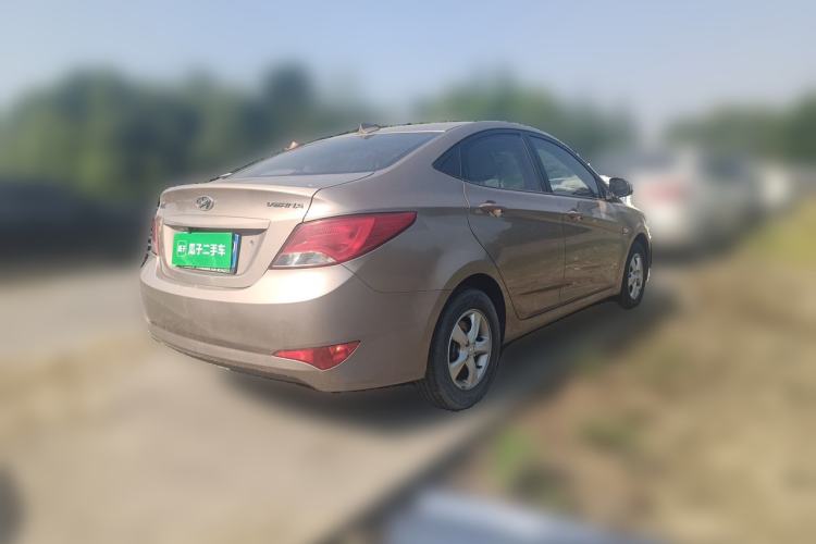 Used Hyundai Verna (older generation) 2016 1.4L Manual Smart GLS Trim Rear Right 45 Deg