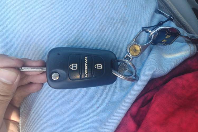 Used Hyundai Verna (older generation) 2016 1.4L Manual Smart GLS Trim Vehicle Key